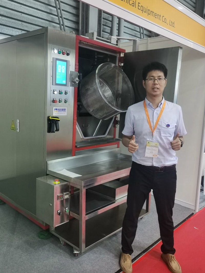Nanjing Pege a participé au China Rubber Tech 2023 qui s'est tenu à Shanghai pour présenter notre dernière machine d'ébavurage cryogénique