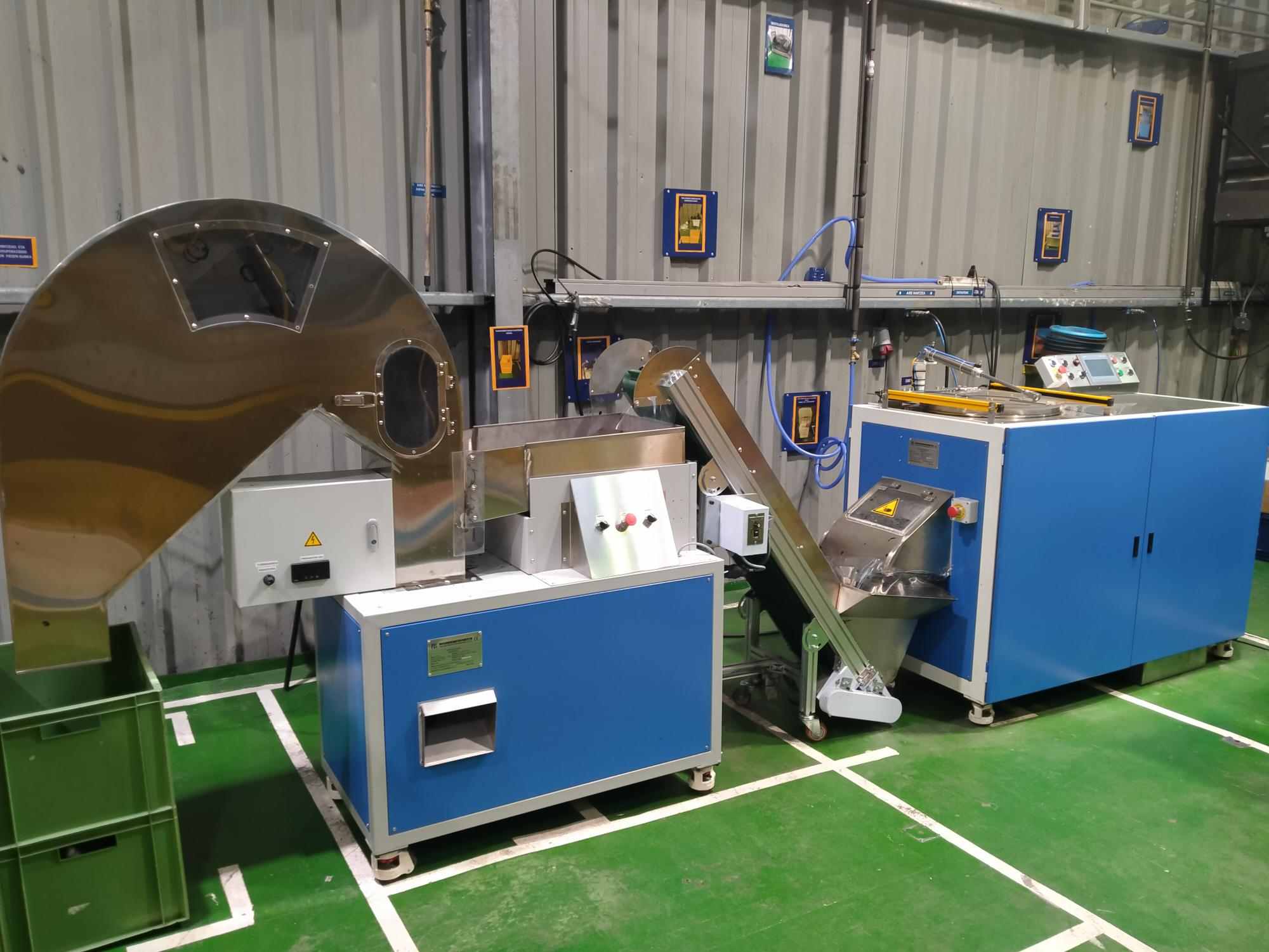 PEGE spin trim deflashing machine